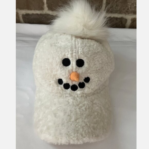 AMERICAN EAGLE Cream Fuzzy Snowman Cap Hat Holidays Christmas Adjust One Size - Picture 1 of 4
